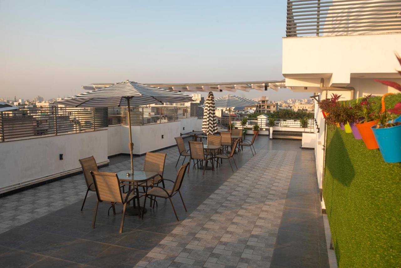 Posh Residency Huda City Center Гургаон Экстерьер фото